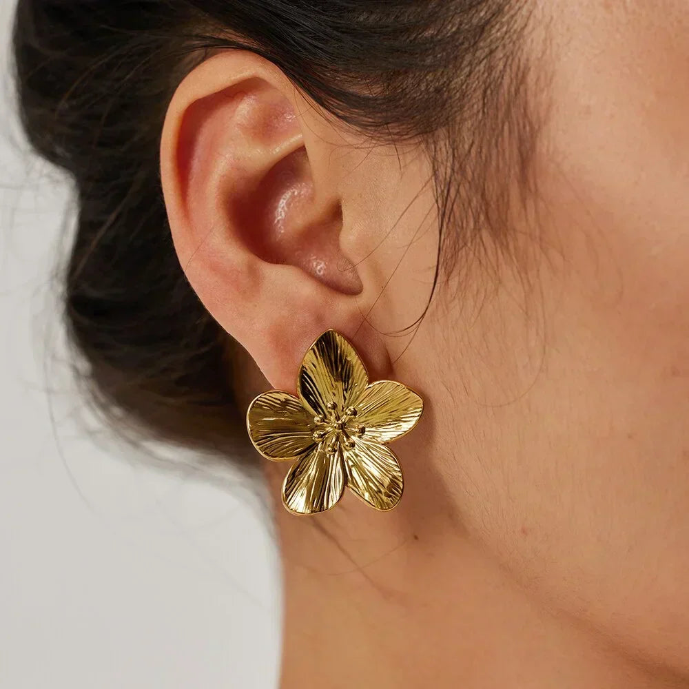 Maeve Floral Earrings