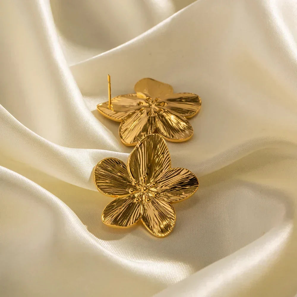 Maeve Floral Earrings